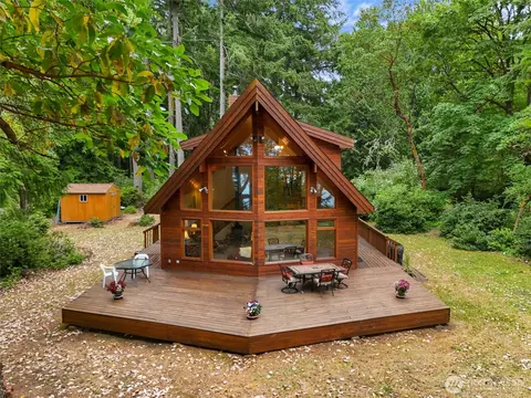 14025 96th Street Ct, Anderson Island, WA 98303