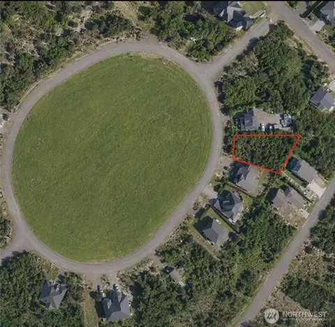 417 S Spinnaker St SW, Ocean Shores, WA 98569
