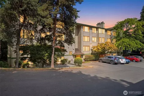 9512 1st Ave NE #202, Seattle, WA 98115
