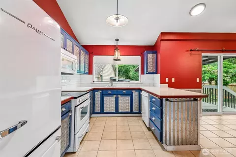 Kitchen - 811 5th Dr, Sultan, WA 98294 photo 1 of 6