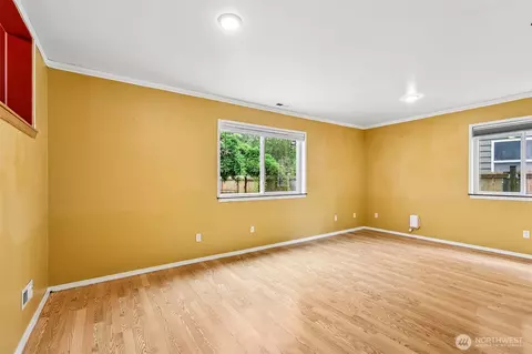 Living - 811 5th Dr, Sultan, WA 98294 photo 4 of 5