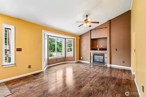 Living - 811 5th Dr, Sultan, WA 98294 photo 2 of 5