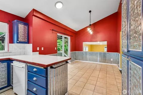 Kitchen - 811 5th Dr, Sultan, WA 98294 photo 5 of 6