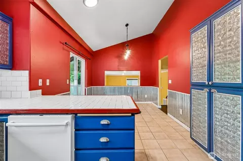 Kitchen - 811 5th Dr, Sultan, WA 98294 photo 4 of 6