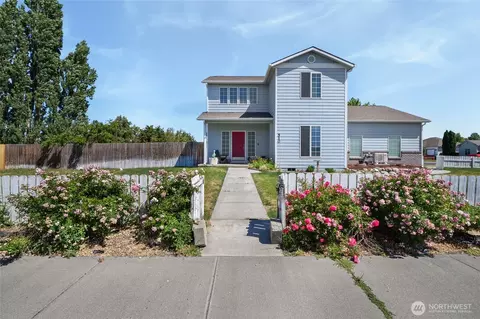 510 E Quintanilla Dr, Moses Lake, WA 98837