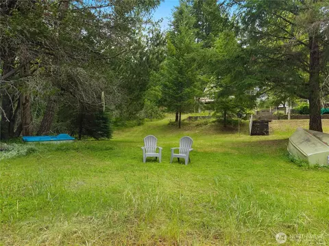 Exterior - 580 Emerald Lake Dr E, Grapeview, WA 98546 photo 3 of 8
