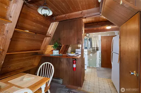 Dining - 580 Emerald Lake Dr E, Grapeview, WA 98546 photo 2 of 2