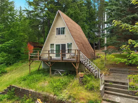 Exterior - 580 Emerald Lake Dr E, Grapeview, WA 98546 photo 6 of 8