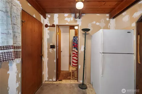 Entry Way - 580 Emerald Lake Dr E, Grapeview, WA 98546 photo 1 of 1
