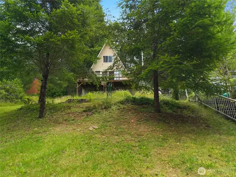 Exterior - 580 Emerald Lake Dr E, Grapeview, WA 98546 photo 5 of 8