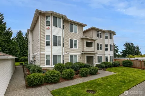 10025 9th Ave W #C302, Everett, WA 98204