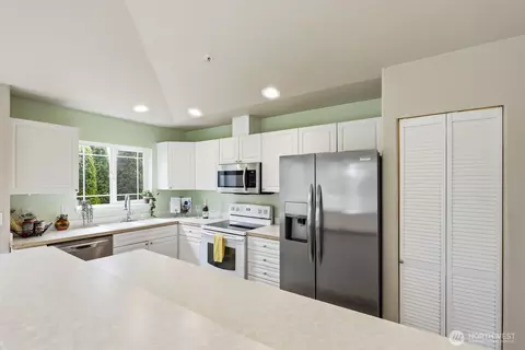 Kitchen - 10025 9th Ave W #C302, Everett, WA 98204 photo 2 of 5