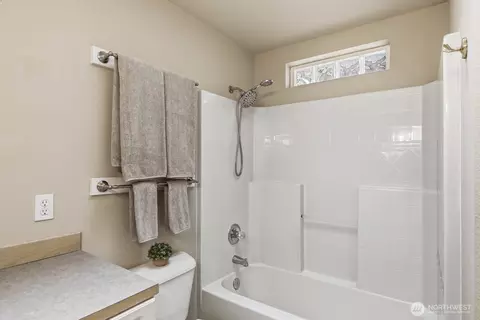 Bath - 10025 9th Ave W #C302, Everett, WA 98204 photo 3 of 5