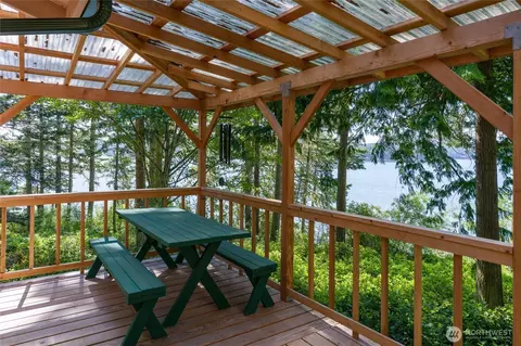 304 Frances Ln, Lopez Island, WA 98261