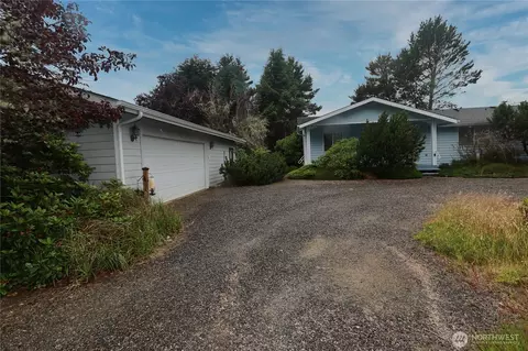 243 Octopus Ave NE, Ocean Shores, WA 98569