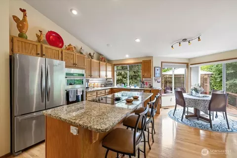 Kitchen - 9806 NE 197th St, Bothell, WA 98011 photo 1 of 4