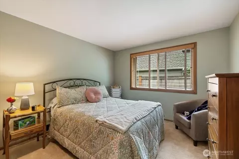 Bedroom - 9806 NE 197th St, Bothell, WA 98011 photo 1 of 4