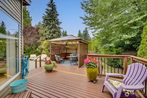 Exterior - 9806 NE 197th St, Bothell, WA 98011 photo 3 of 14
