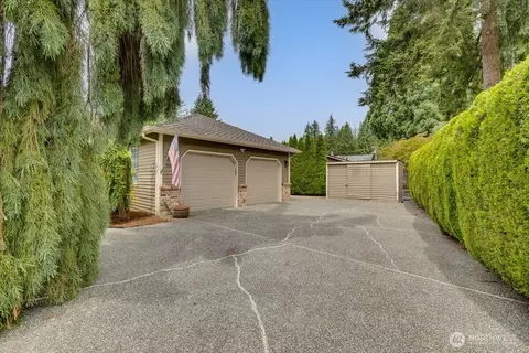 Exterior - 9806 NE 197th St, Bothell, WA 98011 photo 12 of 14