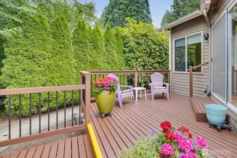 Exterior - 9806 NE 197th St, Bothell, WA 98011 photo 4 of 14