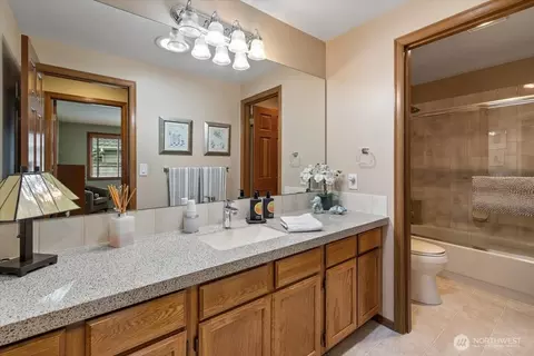 Bath - 9806 NE 197th St, Bothell, WA 98011 photo 1 of 2