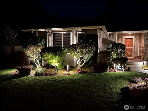 Exterior - 9806 NE 197th St, Bothell, WA 98011 photo 2 of 14