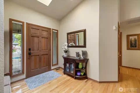 Entry Way - 9806 NE 197th St, Bothell, WA 98011 photo 2 of 3