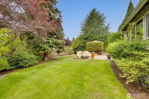 Exterior - 9806 NE 197th St, Bothell, WA 98011 photo 10 of 14