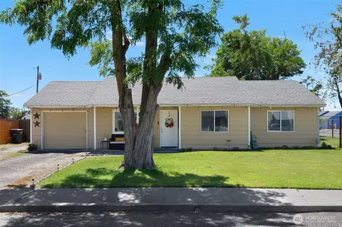 1232 Arlington Dr, Moses Lake, WA 98837