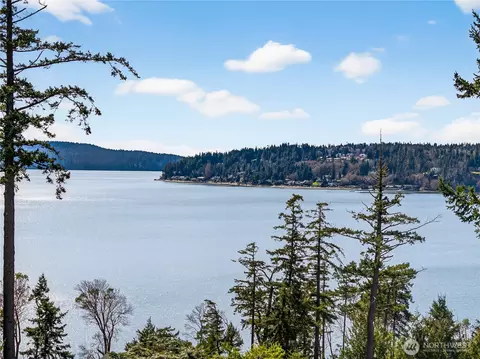 8651 Turners Bay Pl, Anacortes, WA 98221