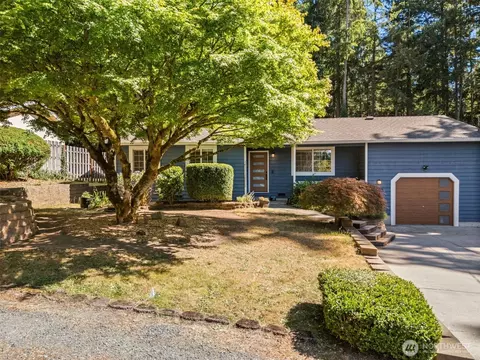 7685 NE Harbor View Dr, Poulsbo, WA 98370