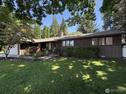 811 Kansas Ave N, East Wenatchee, WA 98802