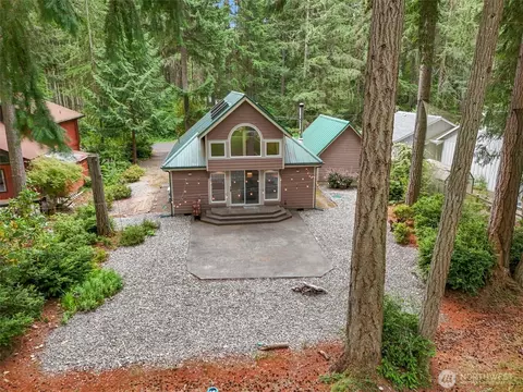 11319 Country Club Dr, Anderson Island, WA 98303