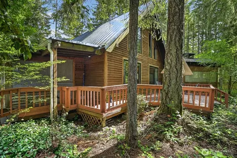 31 N Mallard Way W, Hoodsport, WA 98548