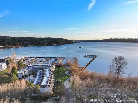 6121 NE 175th St #A402, Kenmore, WA 98028