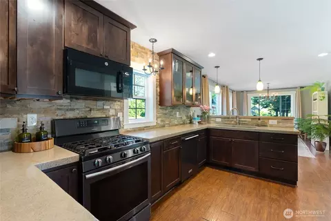 Kitchen - 7096 Oat Coles Rd, Everson, WA 98247 photo 3 of 3