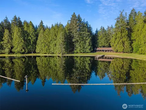 1052 E Mason Lake Dr W, Grapeview, WA 98546