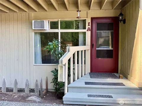 4326 156th St SW #1A, Lynnwood, WA 98087
