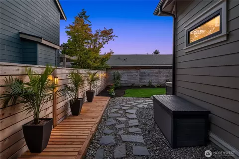 Exterior - 17655 86th Ave NE, Bothell, WA 98011 photo 6 of 6