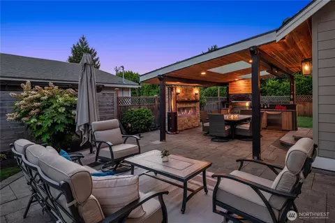 Exterior - 17655 86th Ave NE, Bothell, WA 98011 photo 5 of 6