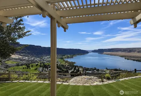 23821 Rd 97 NW, Quincy, WA 98848
