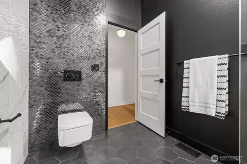 Bath - 23602 Keating Rd, Orting, WA 98360 photo 2 of 4