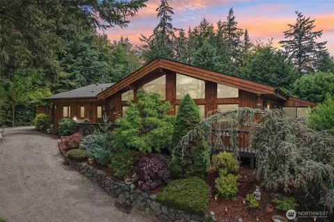1834 Lake Dr, Camano Island, WA 98282