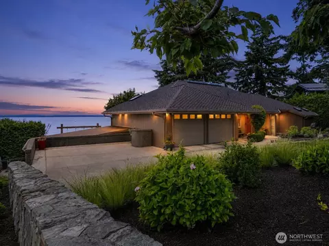 24 Shorewood Dr, Bellingham, WA 98225