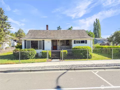 702 Martin St, Steilacoom, WA 98388