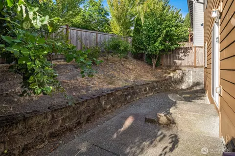 Exterior - 4135 240th Pl SE, Bothell, WA 98021 photo 3 of 6