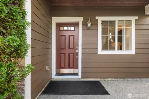 Entry Way - 4135 240th Pl SE, Bothell, WA 98021 photo 1 of 5