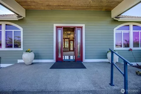 Entry Way - 4926 268th St E, Spanaway, WA 98387 photo 1 of 3
