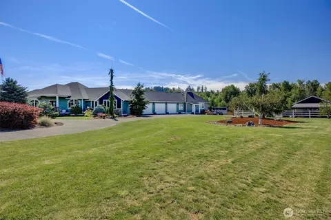 Exterior - 4926 268th St E, Spanaway, WA 98387 photo 2 of 7