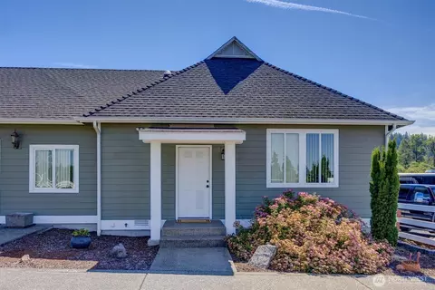 Exterior - 4926 268th St E, Spanaway, WA 98387 photo 5 of 7